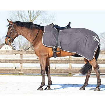 Uitrijdeken QHP fleece met ornament grijs