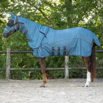 Vliegendeken QHP Collectie met nek& hoed Ocean breeze